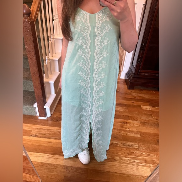 Mint dress with embroidery - Picture 3 of 3